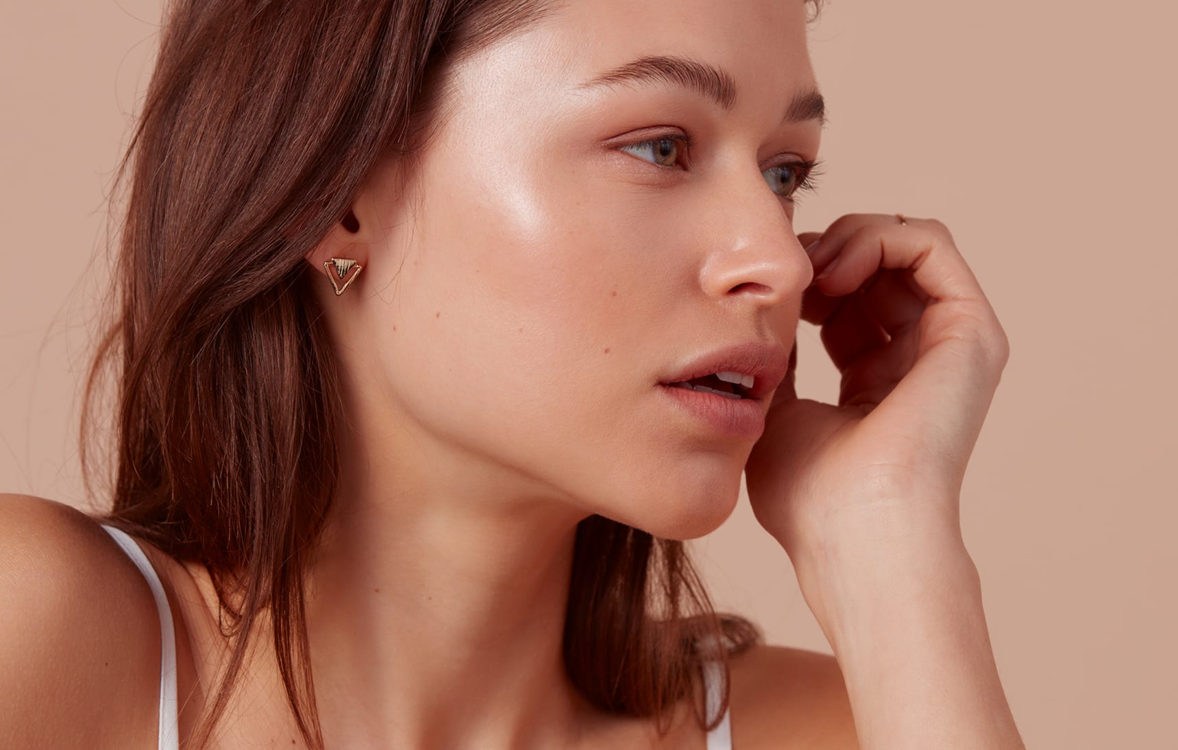 Does tea tree oil help acne-prone skin?
